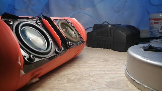 Upgraded Fake jbl charge mini bass test (80-85% volume) смотреть онлайн