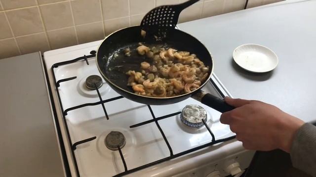 Паста с креветками и шампиньонами. смотреть онлайн