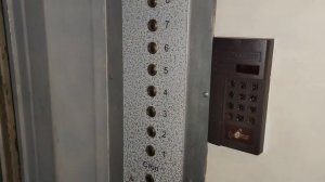 И опять домофон в лифте!