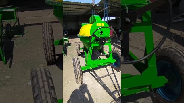 Concrete Mixer Machine with a New Colour смотреть онлайн