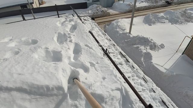 Чистим снег с крыш