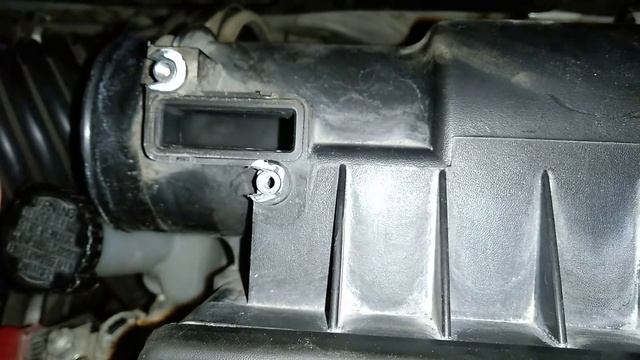 Cómo cambiar el soporte de la caja de velocidades manual del tiida | Parte 1 смотреть онлайн