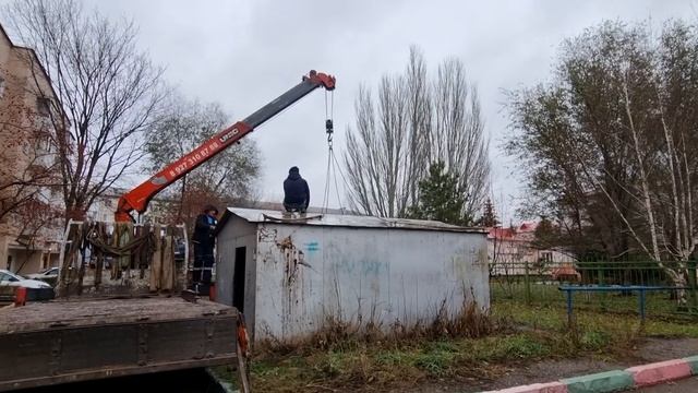 ?Манипулятор поднял гараж ? смотреть онлайн