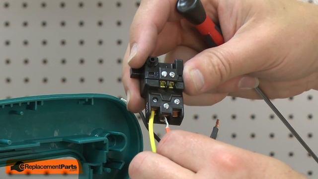 Makita Miter Saw Repair - Replacing the Switch (Makita Part # 651923-1) смотреть онлайн