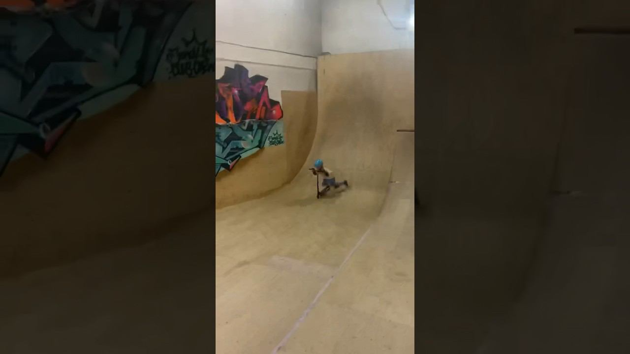 ⚡Трюки⚡ на самокате. Без падений не бывает взлетов Скейт парк BunnyHop смотреть онлайн