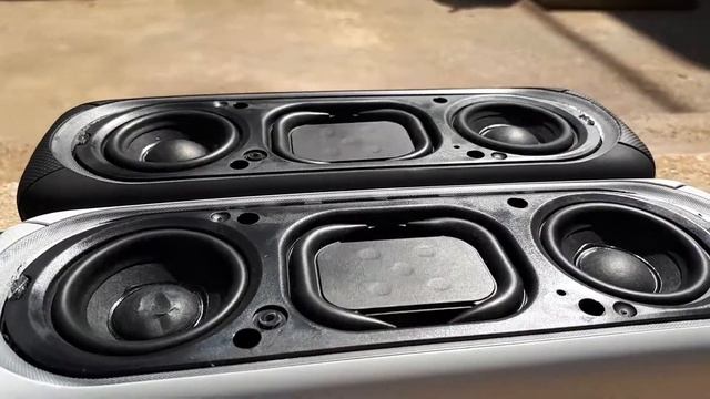 2 SONY SRS XB30 BASS TEST смотреть онлайн
