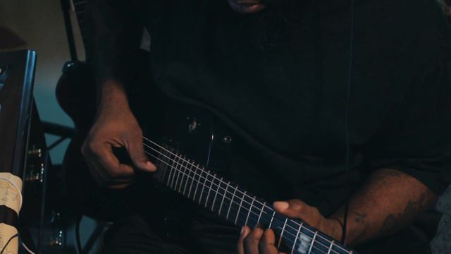Gibson Les Paul Menace смотреть онлайн