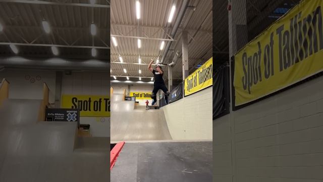 САМЫЙ РЕДКИЙ ТРЮК НА САМОКАТЕ: ПОТ-ФЛИП | POTFLIP ON SCOOTER #трюкинасамокате #scootering смотреть онлайн