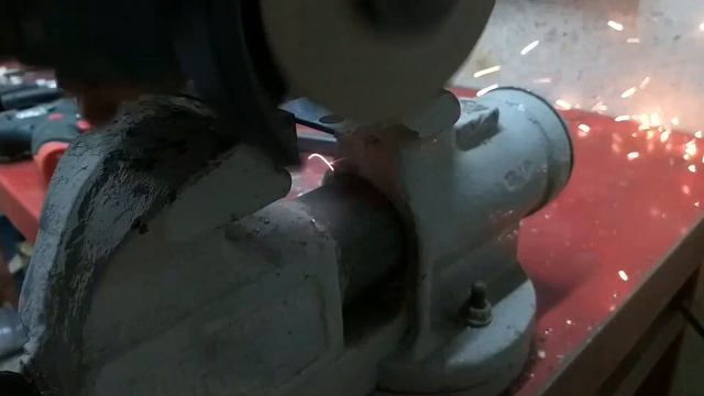 Параллельный упор для циркулярной пилы своими руками / HomeMade Table Saw Fence D.I.Y. смотреть онлайн