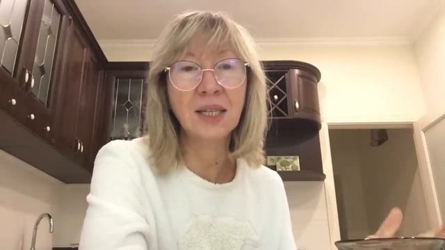 Адамян Эдик /Обзор/Нашими трусами вам по мордасам ! Здесь и солнце ласковей, и дожди не мокрые. смотреть онлайн