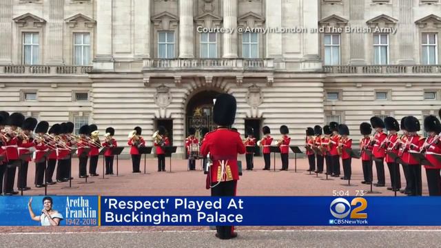 Britain's Royal Guards Pay Tribute To Aretha Franklin смотреть онлайн