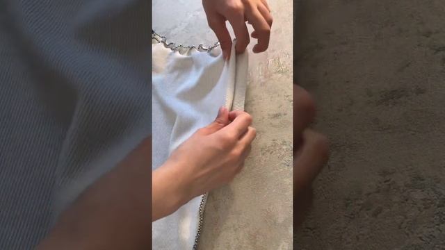 Как сделать из водолазки модную футболку своими руками ?✂️легко и просто смотреть онлайн