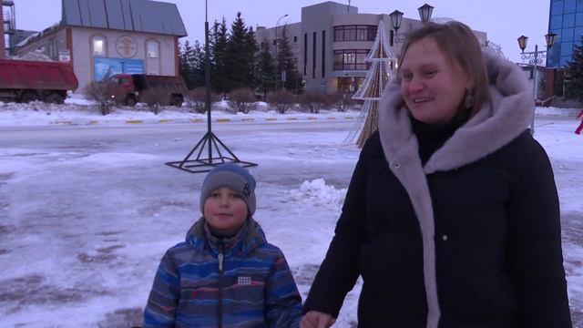 На центральной площади города царит новогодняя атмосфера