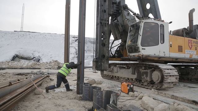 Погружение Шпунта Ларсена Л5-УМ длиной 21 метр в - 50° | Larsen Sheet piling Russia. смотреть онлайн
