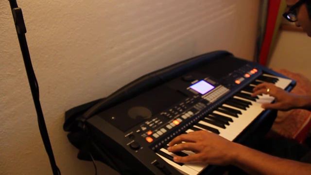 Tumse Hi Song from movie Jab We Met by Rahul on YAMAHA PSR-S550 смотреть онлайн