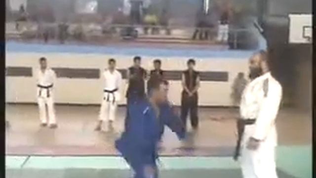 une démonstration de judo avec Maître mérouani смотреть онлайн