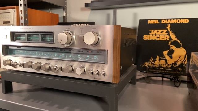 Review of the vintage audio stereo receiver - Sony STR V7 смотреть онлайн