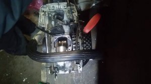 установка поршневой группы на бензопилу.