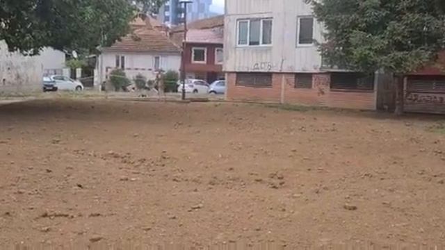 Teren za mali fudbal u Jevrejskoj. Posejana trava. Pirot, 5.7.2021 смотреть онлайн