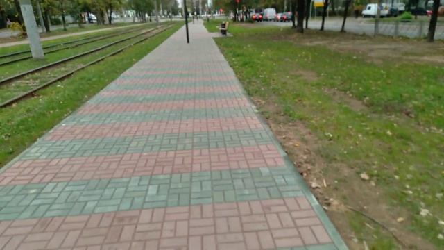 2023.10.12. Смоленск. Сквер по ул. Рыленкова. Вдоль трамвайных путей. смотреть онлайн