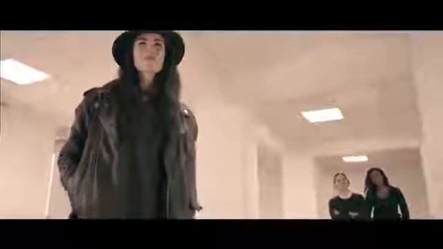 Youssoupha Entourage Clip Officiel смотреть онлайн