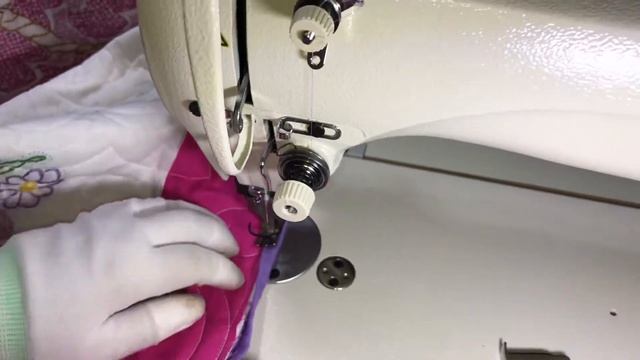 Binding a quilt with my new Juki DU-1181N industrial sewing machine. смотреть онлайн