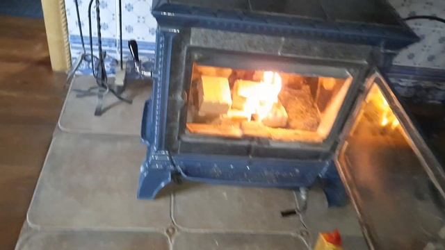 Усадьба Жар- Птица на озере Лама, печь в доме смотреть онлайн