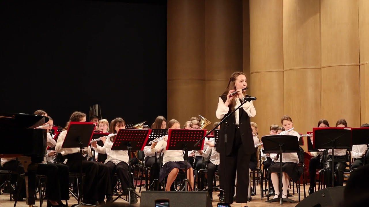 Г. Манчини. Полька для флейты-пикколо и оркестра. Солист и дирижёр А. Мелдо смотреть онлайн