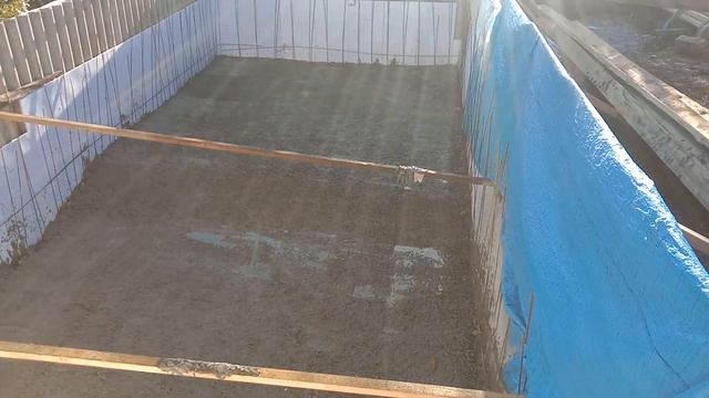 Заливка дна Бассейна / Большой бассейн своими руками! смотреть онлайн