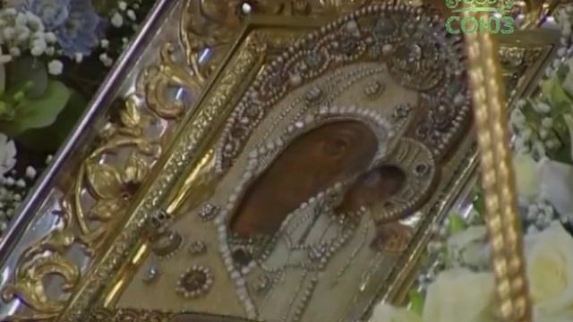 Накануне праздника Казанской иконы Божией Матери в храмах Москвы состоялось праздничное богослужени смотреть онлайн