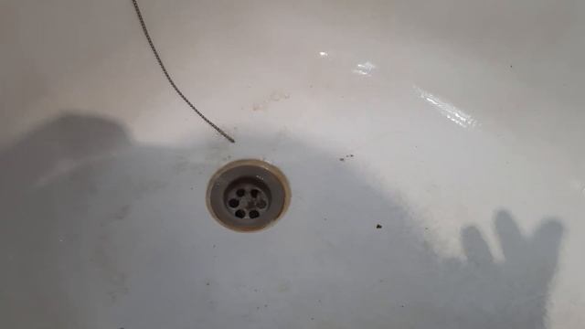 Как пробивать сливные отверстия в раковине и в ванной смотреть онлайн