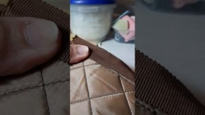 ? обработка швов тесьмой на двусторонней куртке