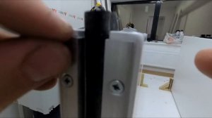 Установка автоматического порога на межкомнатную дверь. Скрытый порог.