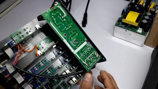 INTERIOR Allen & Heath ZED-6FX (ESPAÑOL) смотреть онлайн