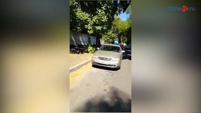 Возле курской детской больницы эвакуируют машины смотреть онлайн