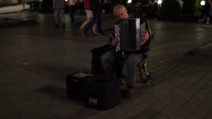 «Шторм» Вивальди в исполнении баяниста-виртуоза. Краков, рыночная площадь