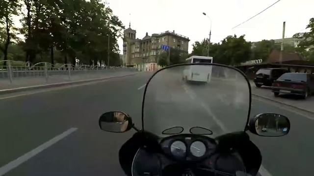 Ситуации на дороге #1 на Honda Deauville 650 смотреть онлайн