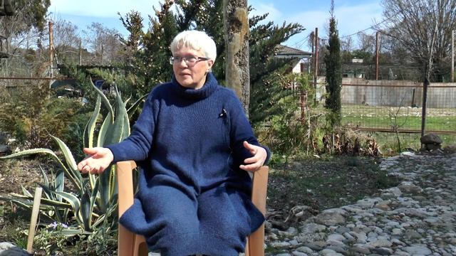 В мастерской художника Елены Назаровой #Елена_Назарова #Живопись #Мастерская_художника #Абхазия смотреть онлайн