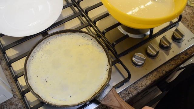 Еда богов , блины с икрой , блины , как заворачивать блины , блины с красной рыбой. смотреть онлайн