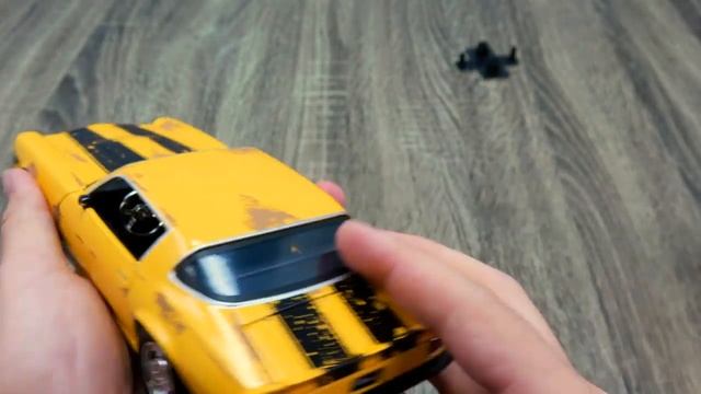 Jada Metals Bumblebee 1977 Transformers Camaro Untaping смотреть онлайн
