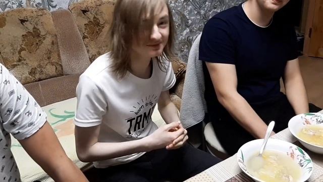 Обзор на блюдо "яблоки в курином бульоне" Вити Мити смотреть онлайн