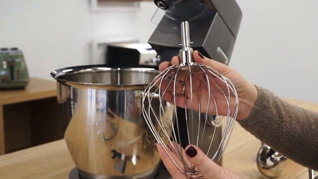 Установка и регулировка насадок для планетарного смешивания в кухонной машине Kenwood смотреть онлайн