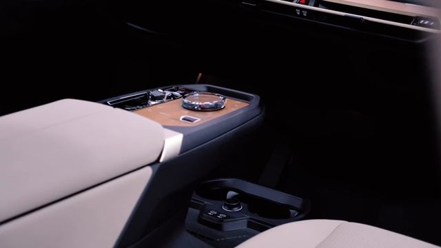 Полный обзор первого в Беларуси электромобиля BMW iX и сравнение с Tesla Model Y смотреть онлайн
