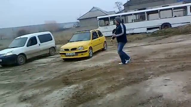 Nissan Micra 1.0 Vs Peugeot Partner 1.9d