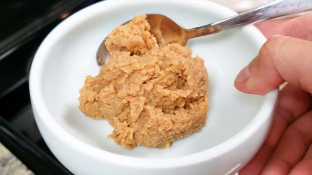 How To Make A Beginner ❤ Doenjang Jjigae (Fermented Bean Paste Stew) | Johnny Row Cooks