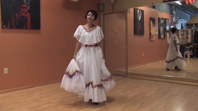 Dance Lessons : Traditional Dances Of Mexico
