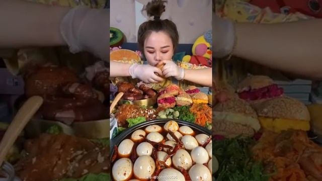 китайцы едят на камеру