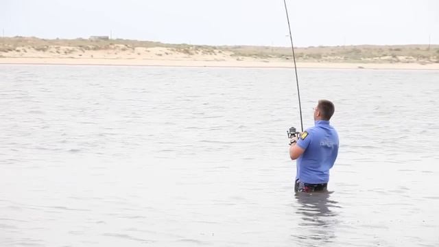 Английская донка с Алексеем Фадеевым. Ловля сазана на Нижней Волге HD смотреть онлайн