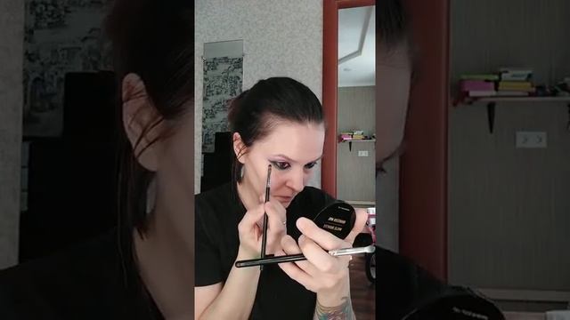 Простой вечерний макияж Кошачий глаз для нависшего века смотреть онлайн