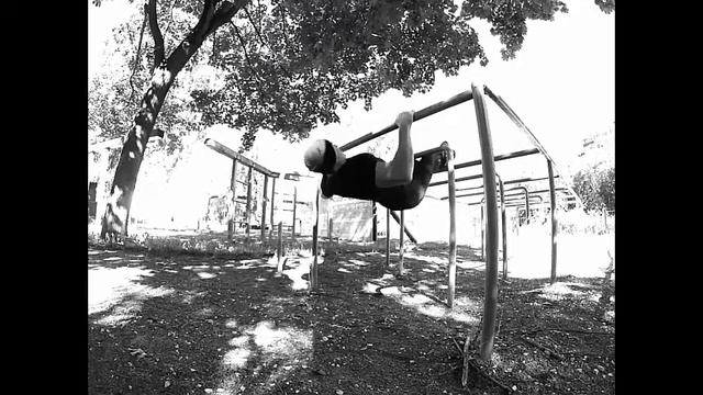 горизонтальные подтягивания на перекладинах смотреть онлайн